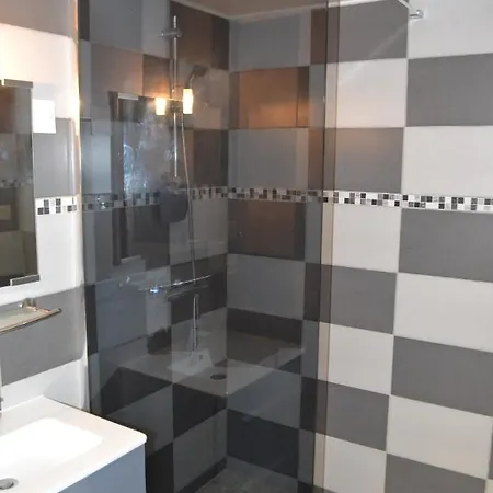 Maison 3 Chambres, 3 Sdb, Terrasse, Piscine, Holiday home