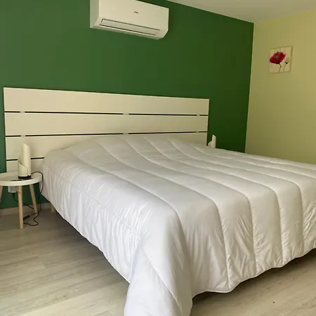 Maison 3 Chambres, 3 Sdb, Terrasse, Piscine, Holiday home Meyrie