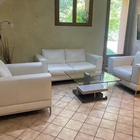 Holiday home Maison 3 Chambres, 3 Sdb, Terrasse, Piscine, Meyrie