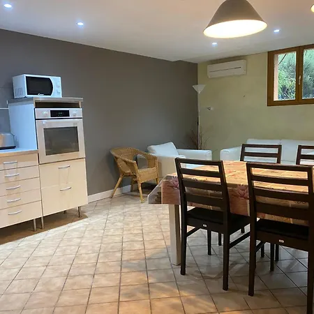 Maison 3 Chambres, 3 Sdb, Terrasse, Piscine, Meyrie